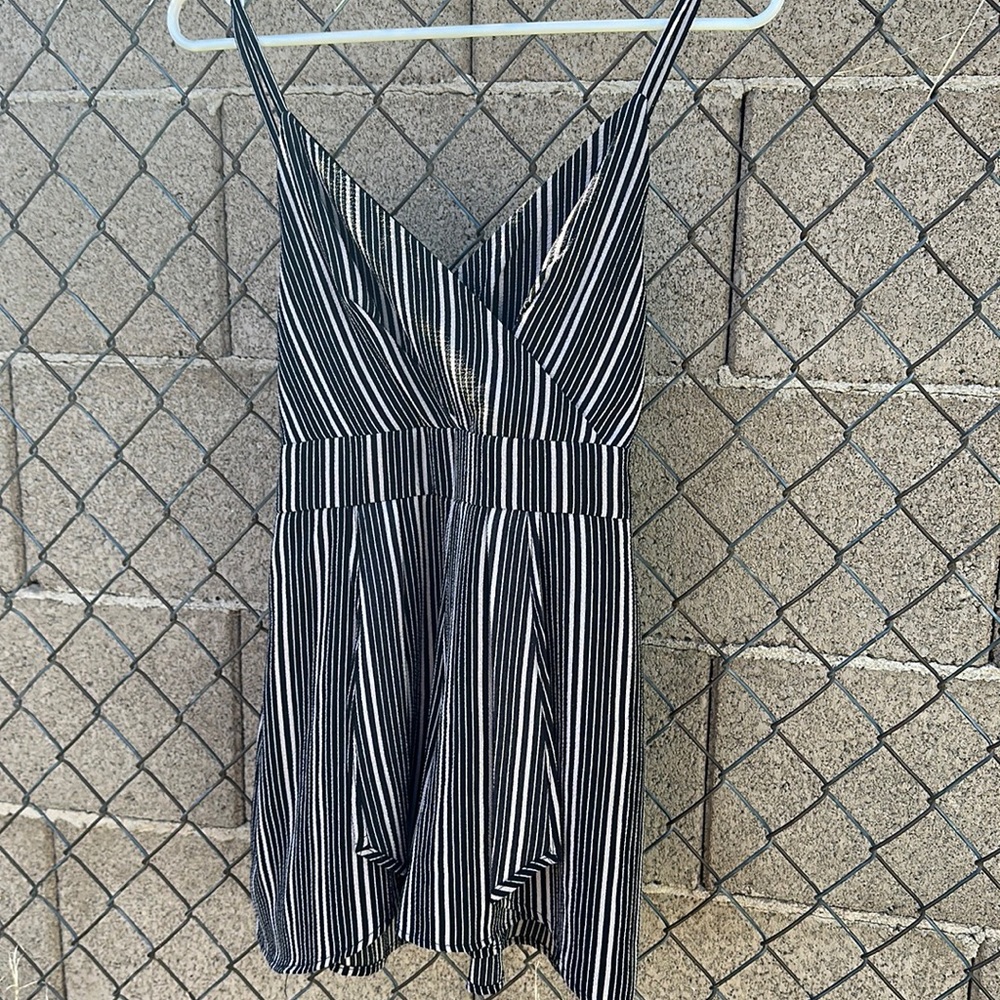 I’m cleaning my closet, good condition like new.